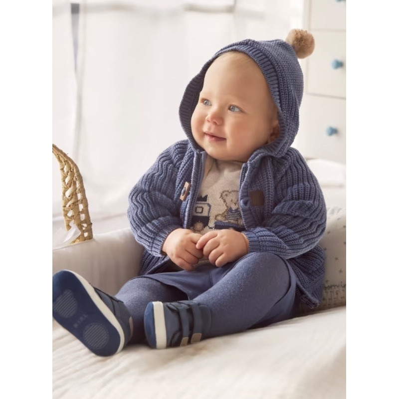 Chaqueta forrada de punto azul con capucha bebé niño Mayoral Talla 3 m